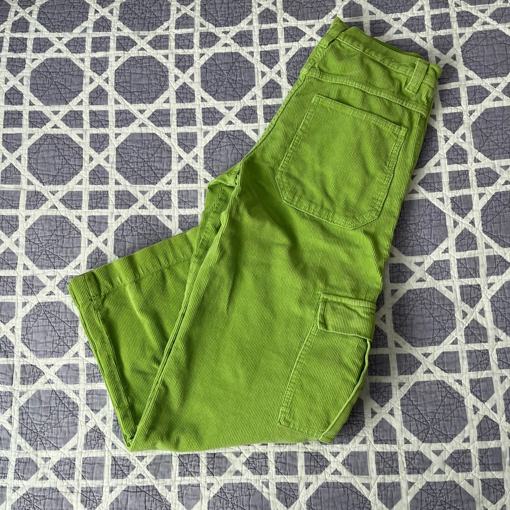 FOR SOMEONE!! DONT BUY UNLESS YOU ARE HER Brandy Melville Green Tatums